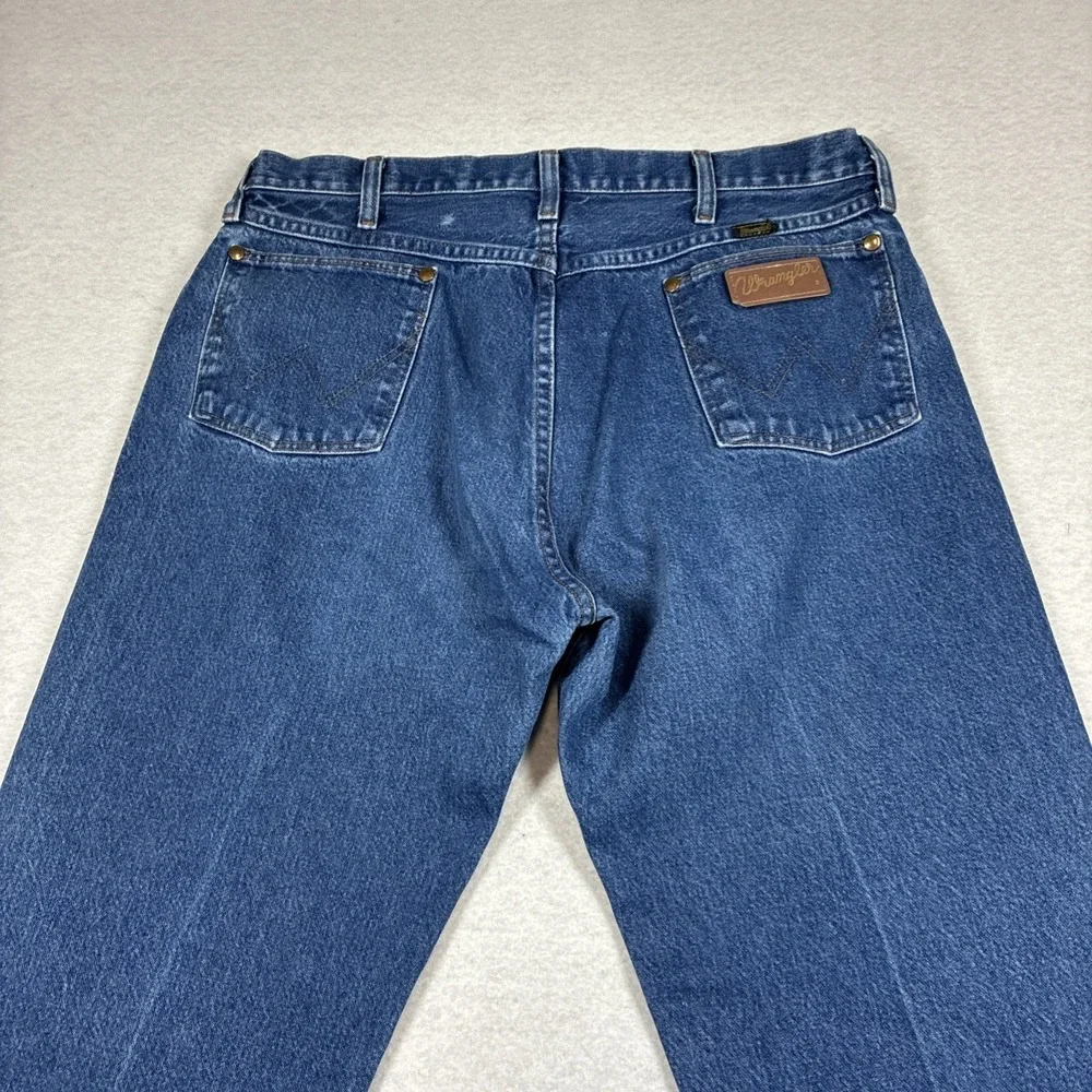 Wrangler Mens Blue Jeans Denim Size 35x32 Straight Leg Classic Fit‎ Western